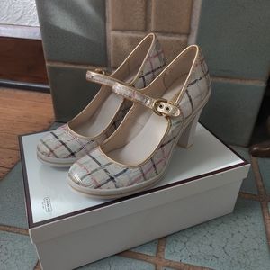 NIB Coach Casandra logo shoes 8M